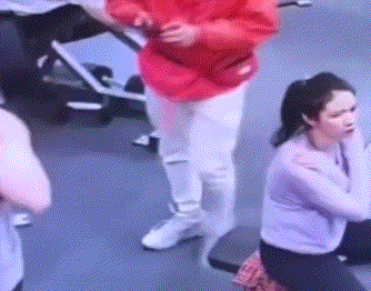致命打鸡，男生被痛鸡合集.gif