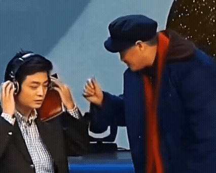 崔永元赵本山小品《小崔说事》听说你抑郁了，你该啊心眼太多~01.gif