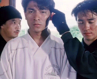 思绪很乱，手放在头上知道你在想什么.gif