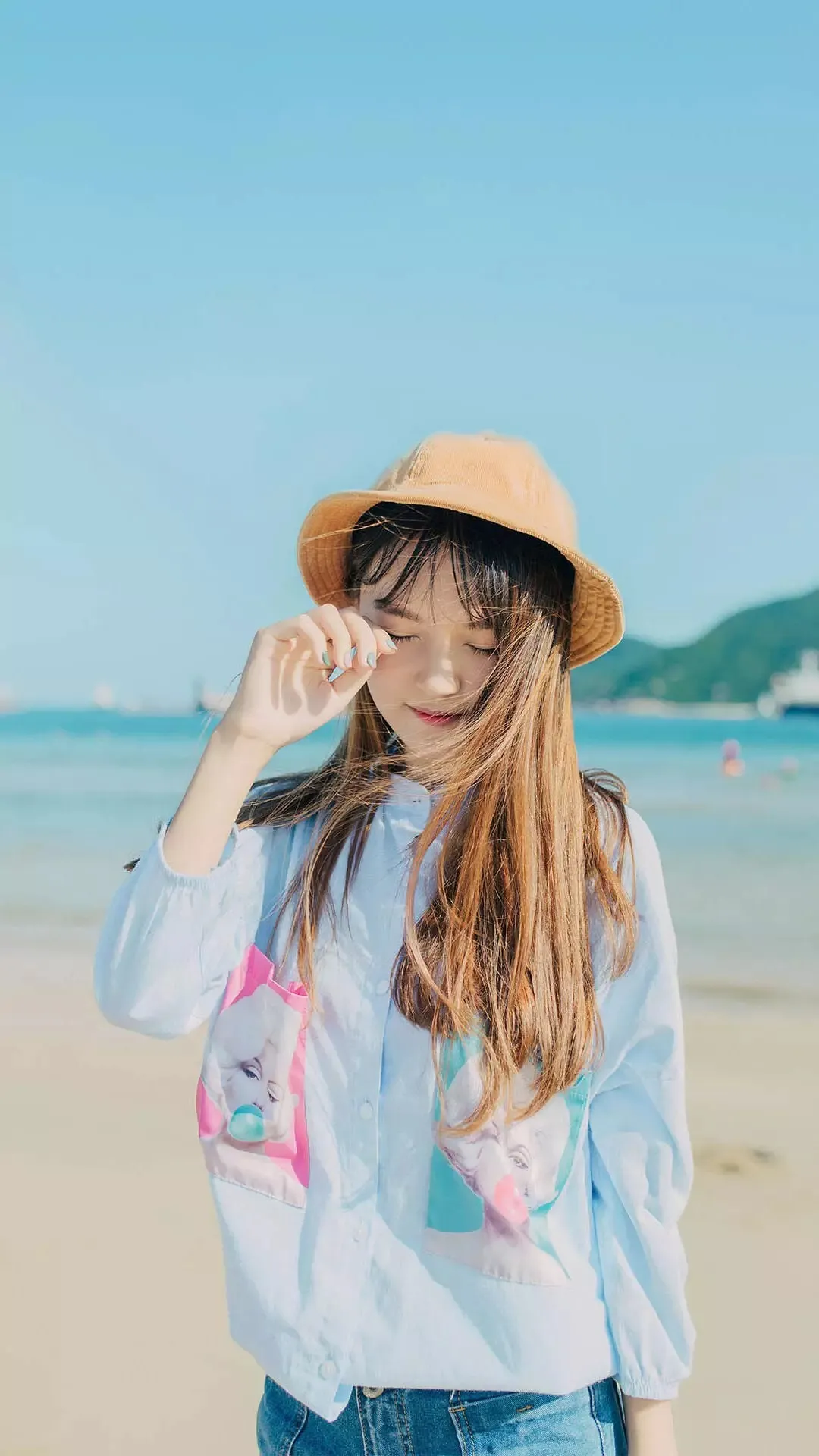 海滩1_&_22c95f70-5664-41e2-8b7f-b50ea0234348.webp