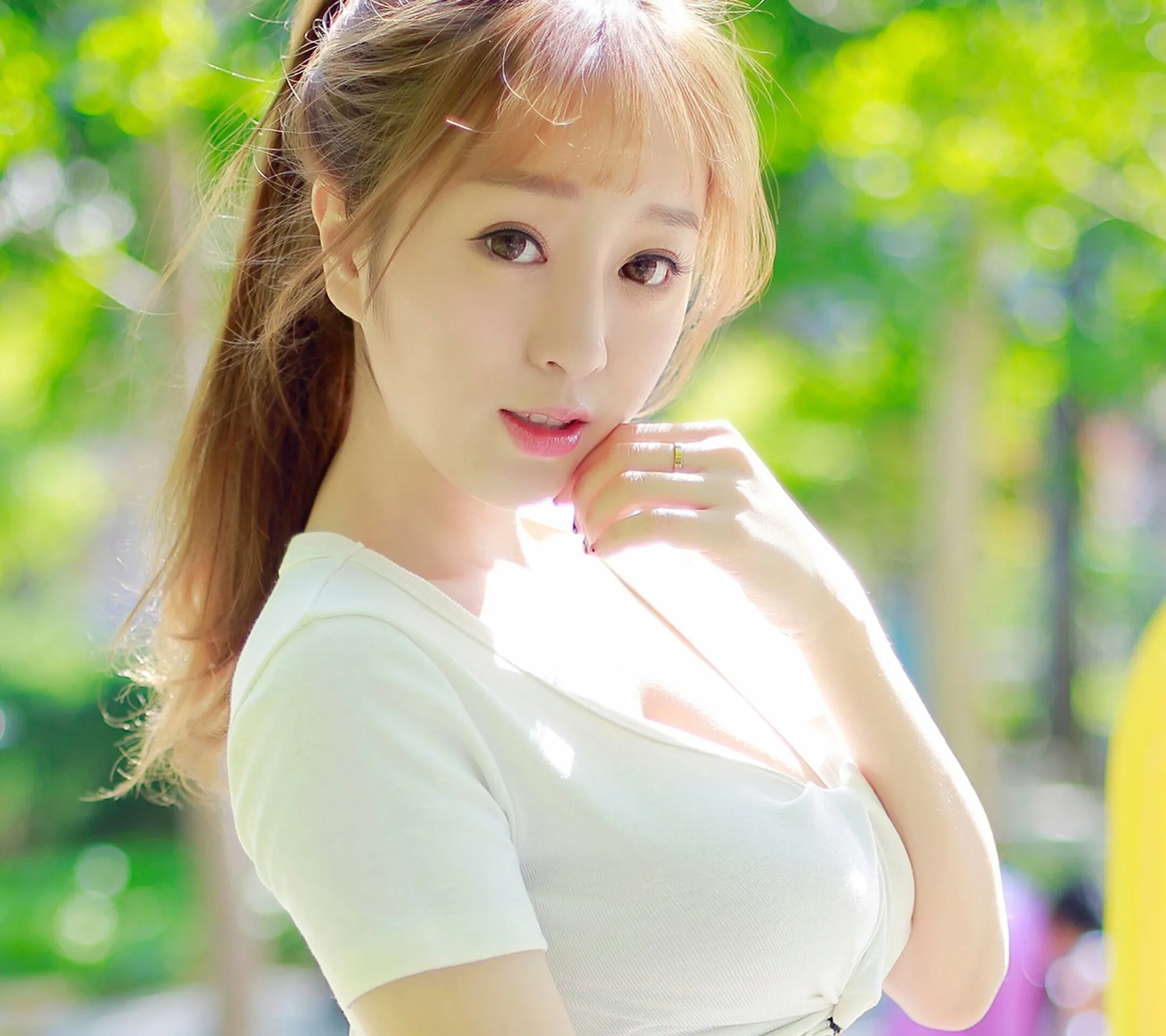 美女-(49)_&_a2600da4-94db-4600-8572-14dc95750e9f.webp